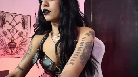 Veronica Rati    online show from November 7, 12:00 pm