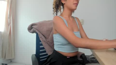 Lucia online show from April 20, 8:45 pm