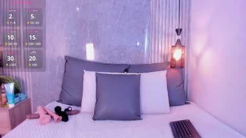   online show from November 12, 9:24 pm