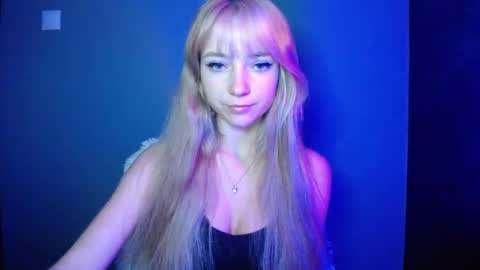 Snapshot of luciacam20 chatting on October 4, 5:57 am Lucy online show from October 4, 5:57 am