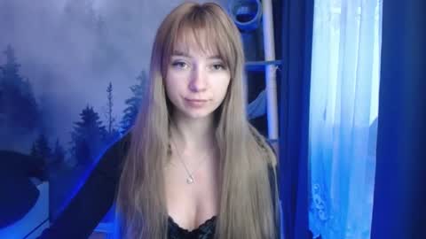 Snapshot of luciacam20 chatting on December 12, 7:30 am Lucy online show from December 12, 7:30 am