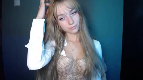 Snapshot of luciacam20 chatting on October 16, 6:54 pm Lucy online show from October 16, 6:54 pm
