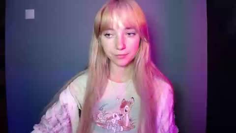 Snapshot of luciacam20 chatting on September 29, 8:47 pm Lucy online show from September 29, 8:47 pm