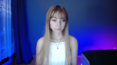 Snapshot of luciacam20 chatting on March 1, 7:26 pm Lucy online show from March 1, 7:26 pm