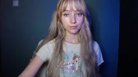 Snapshot of luciacam20 chatting on October 11, 3:15 pm Lucy online show from October 11, 3:15 pm