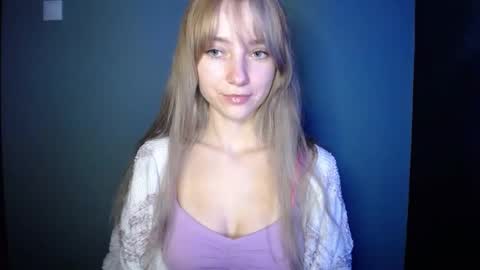Snapshot of luciacam20 chatting on October 15, 6:43 pm Lucy online show from October 15, 6:43 pm