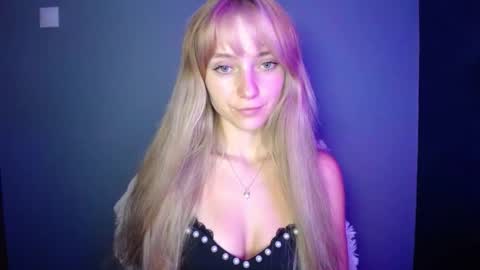 Snapshot of luciacam20 chatting on September 28, 8:47 pm Lucy online show from September 28, 8:47 pm