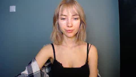 Lucy online show from February 15, 1:21 pm