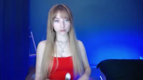 Snapshot of luciacam20 chatting on February 23, 7:23 pm Lucy online show from February 23, 7:23 pm