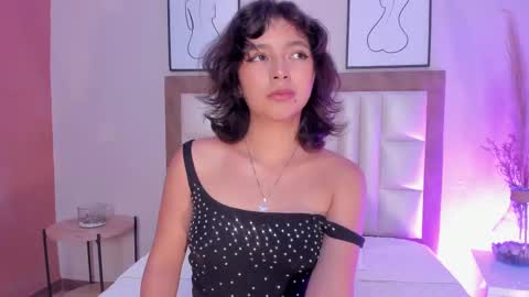 Snapshot of luciaferrero chatting on September 13, 11:46 pm LuciaFerrero online show from September 13, 11:46 pm