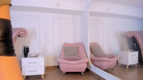 Luciana online show from October 22, 8:25 pm