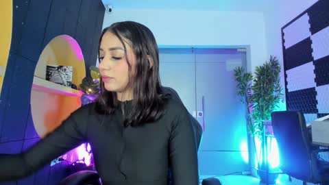    online show from February 9, 2:38 am