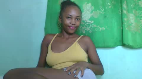 lucie196645 online show from May 2, 5:11 am