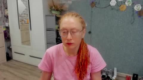 lucky_licky20 online show from December 16, 2:39 am
