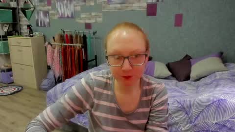 lucky_licky20 online show from April 19, 1:27 am