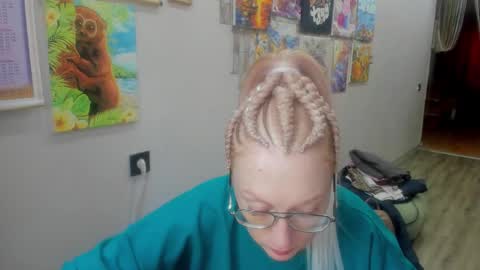 lucky_licky20 online show from February 5, 4:26 am