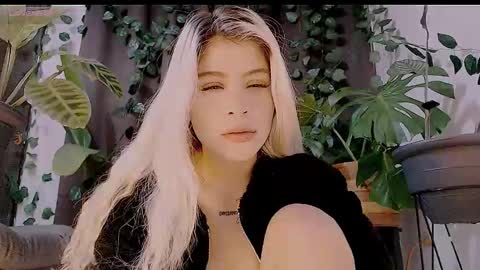 Snapshot of luckysapphire777 chatting on October 23, 6:41 am luckysapphire777 online show from October 23, 6:41 am