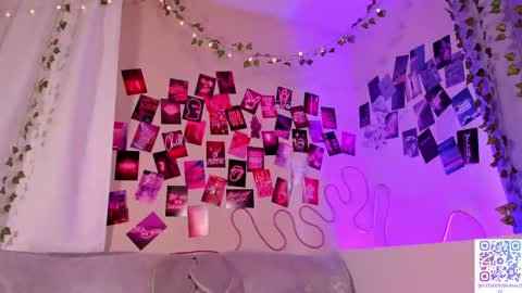 Snapshot of luckysexydoll chatting on February 21, 7:44 am Alisa online show from February 21, 7:44 am