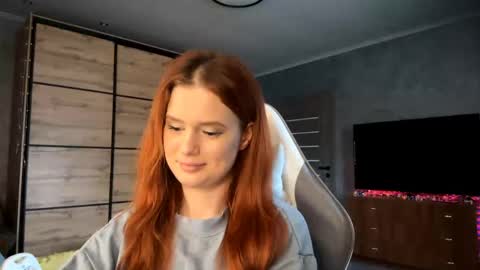 EmmaEmbers online show from April 16, 2:17 pm