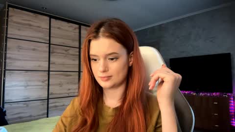 EmmaEmbers online show from April 13, 3:13 pm