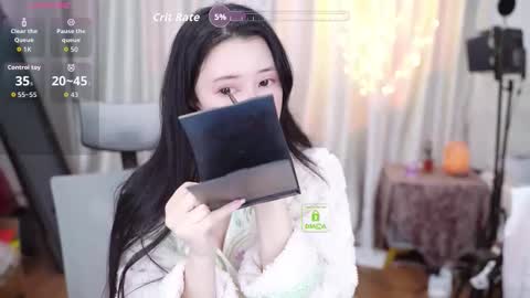 Lucy online show from November 21, 1:51 am