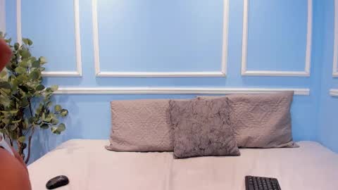 lucy_canel online show from November 12, 6:50 pm