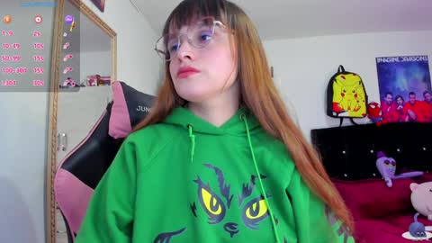 Snapshot of lucy_hess_ chatting on December 31, 12:46 pm Lucy online show from December 31, 12:46 pm