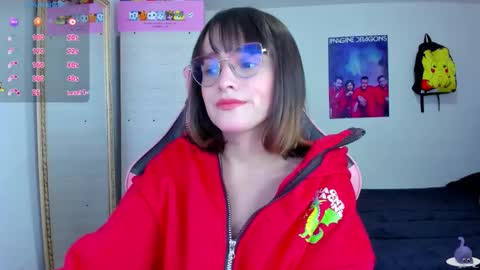 Snapshot of lucy_hess_ chatting on October 13, 7:49 pm Lucy online show from October 13, 7:49 pm