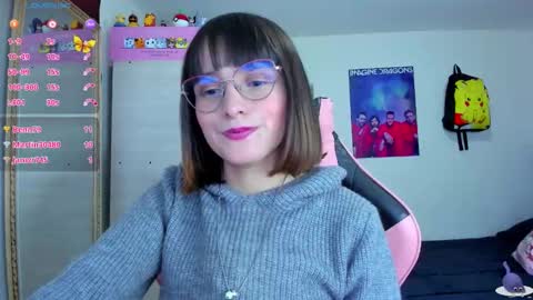 Snapshot of lucy_hess_ chatting on September 22, 11:14 pm Lucy online show from September 22, 11:14 pm