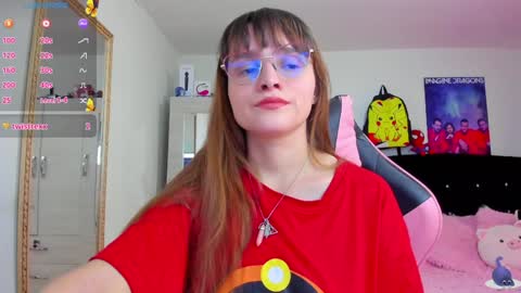 Snapshot of lucy_hess_ chatting on December 10, 5:11 pm Lucy online show from December 10, 5:11 pm