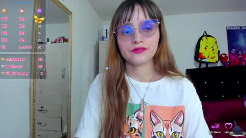 Snapshot of lucy_hess_ chatting on December 31, 10:56 pm Lucy online show from December 31, 10:56 pm