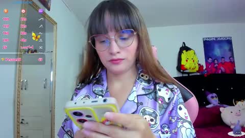 Snapshot of lucy_hess_ chatting on February 13, 9:28 pm Lucy online show from February 13, 9:28 pm