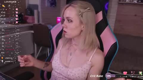 Lucy online show from August 4, 8:37 pm
