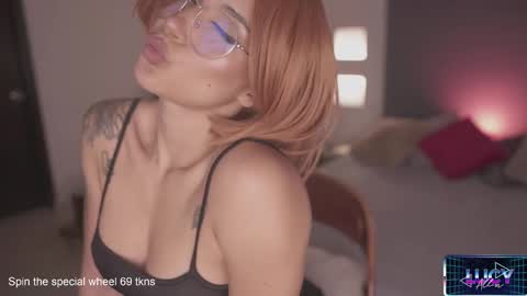 Snapshot of lucyallenx chatting on February 9, 9:39 pm Lucy Alien online show from February 9, 9:39 pm