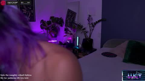 Snapshot of lucyallenx chatting on October 10, 8:25 pm Lucy Alien online show from October 10, 8:25 pm