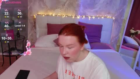 Lucy online show from February 19, 3:39 am