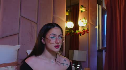 Lucy Lexton online show from March 30, 4:34 am