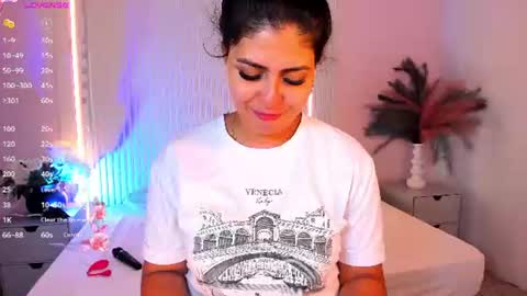 Lucy Wold online show from July 21, 6:41 pm