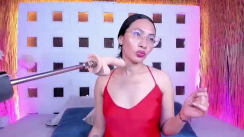 Lucy Liiu online show from February 26, 8:30 pm