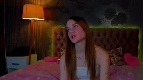 LuisaClover online show from November 30, 5:50 pm