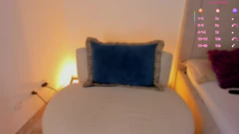 L U I S A online show from April 9, 8:36 pm