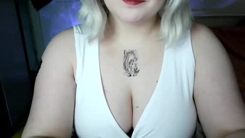 lulovia online show from February 19, 9:13 pm