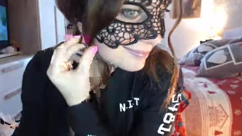 lulu7870 online show from March 2, 6:37 am