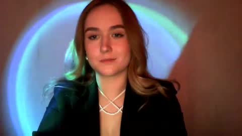 Lulu Baby18 online show from February 5, 7:31 pm