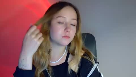 Lulu Baby18 online show from December 2, 9:06 pm