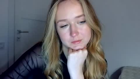 Lulu Baby18 online show from April 16, 9:39 pm