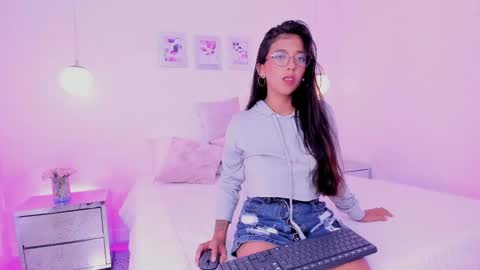 luluu online show from April 18, 11:35 am