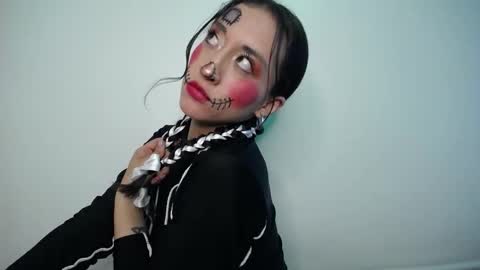 Luly online show from October 28, 4:51 am