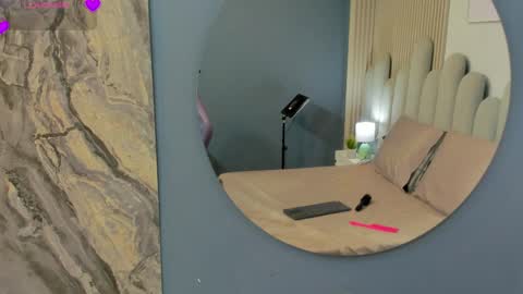 luly_dreams online show from April 10, 11:16 am