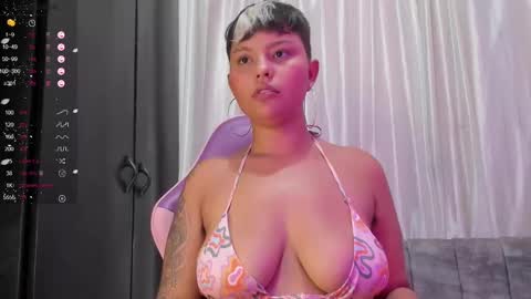 Snapshot of luna__cute chatting on March 2, 12:20 am Luna online show from March 2, 12:20 am